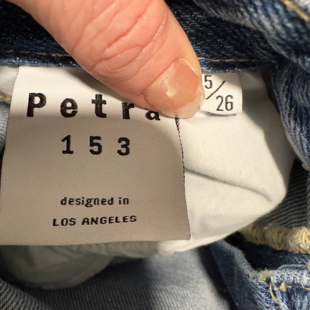 Petra 153 Womens Distressed Straight Leg Jeans Light Wash Raw Hem Size 5/26 NWT - Picture 9 of 10